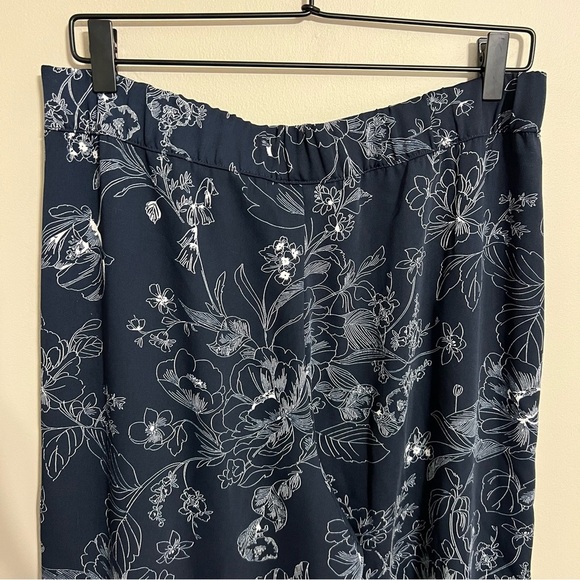 Liz Claiborne Navy Blue Floral Cropped Wide Leg Palazzo Pants size 10 - Picture 6 of 9
